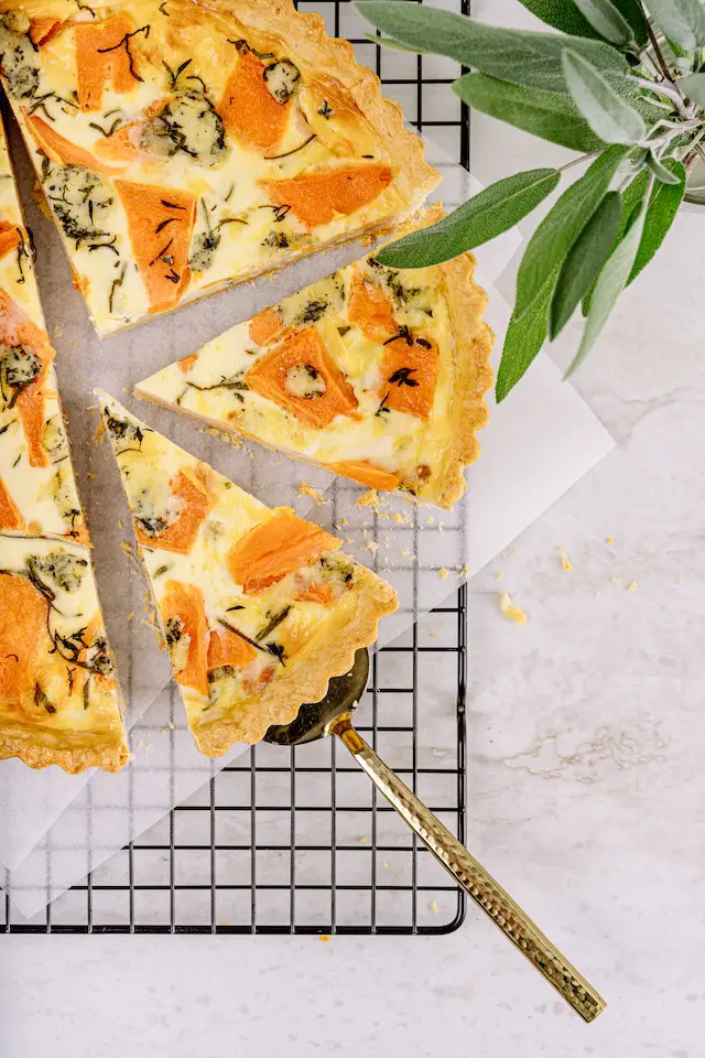 The plural of quiche is quiches